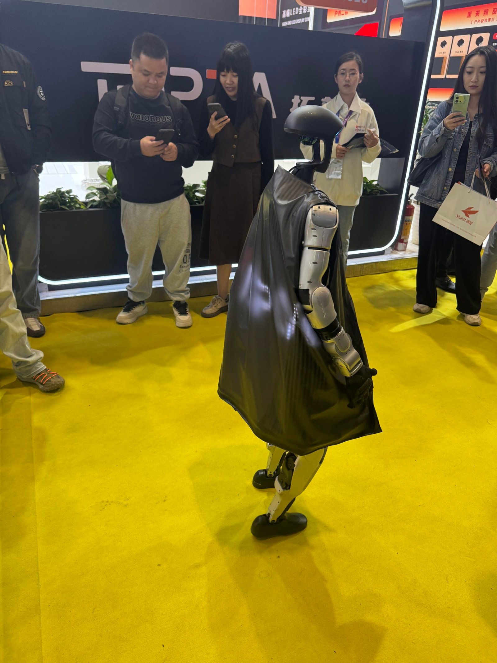 Isle Exhibition Live Report: Exploring the New Display Technology from uninak